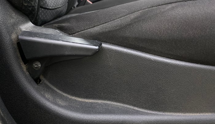 2018 Tata Tiago XT PETROL, Petrol, Manual, 56,623 km, Driver Side Adjustment Panel