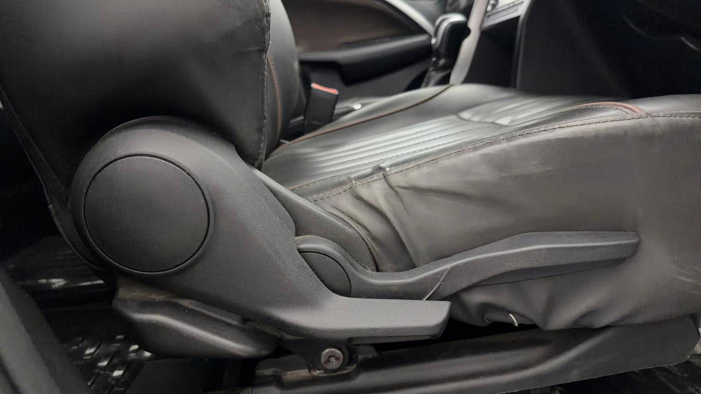 2022 Maruti BREZZA ZXI AT SMART HYBRID, Petrol, Automatic, 46,147 km, Driver Side Adjustment Panel