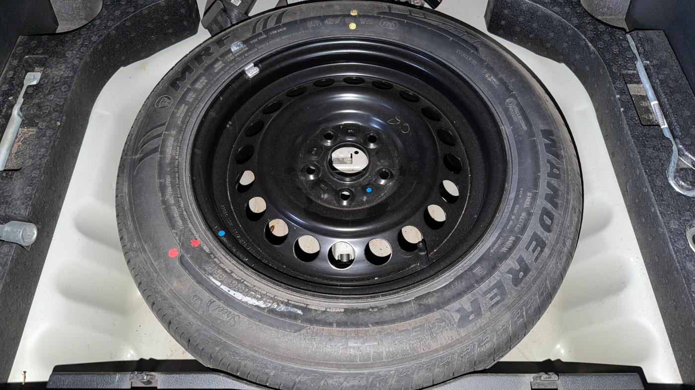 2022 Maruti BREZZA ZXI AT SMART HYBRID, Petrol, Automatic, 46,147 km, Spare Tyre