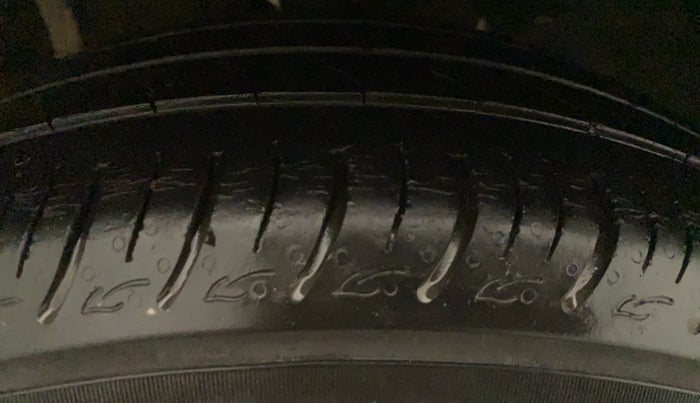2021 Maruti Baleno DELTA PETROL 1.2, Petrol, Manual, 29,936 km, Left Rear Tyre Tread