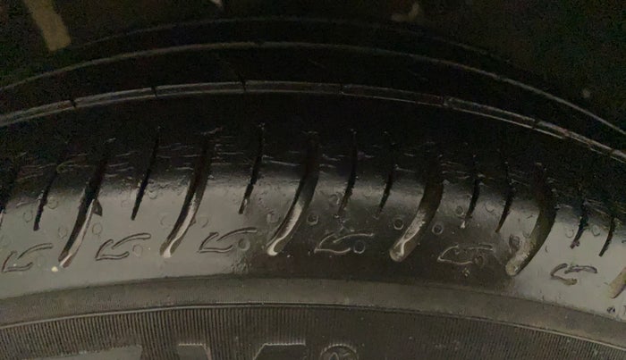 2021 Maruti Baleno DELTA PETROL 1.2, Petrol, Manual, 29,936 km, Right Front Tyre Tread