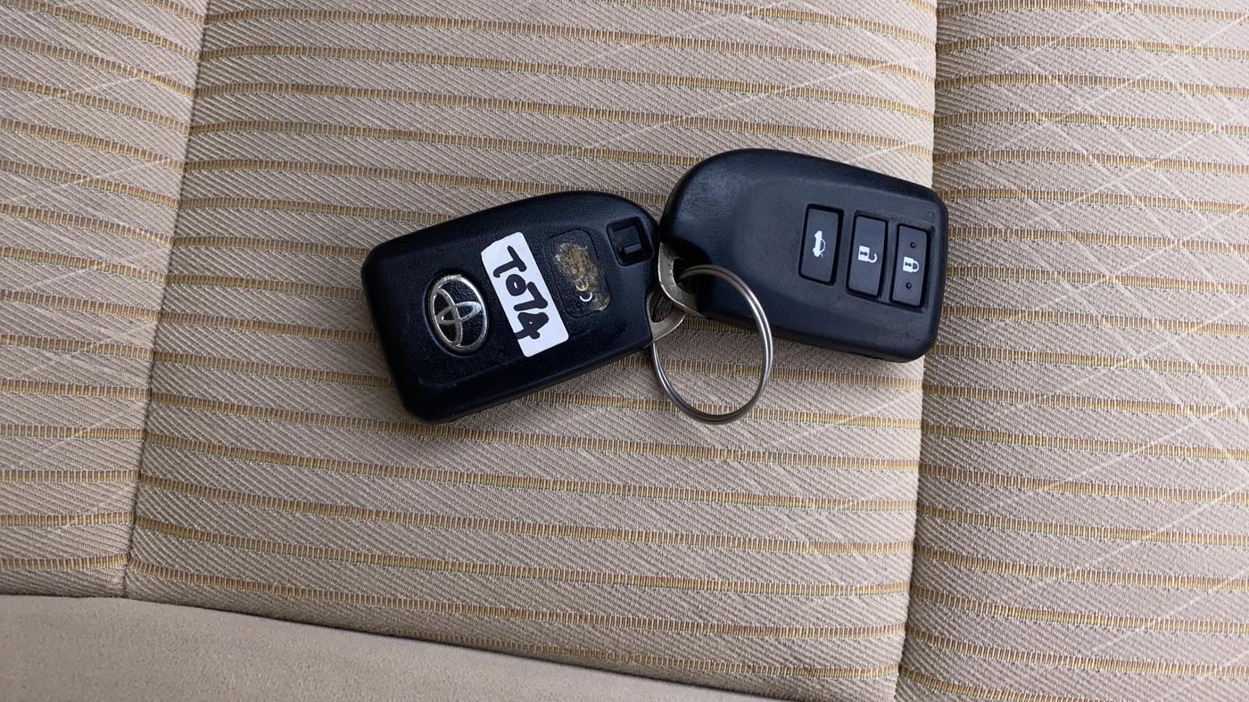 2018 Toyota YARIS G MT, Petrol, Manual, 37,733 km, Key Close Up