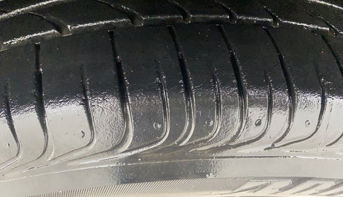 2018 Toyota YARIS G MT, Petrol, Manual, 37,733 km, Left Front Tyre Tread