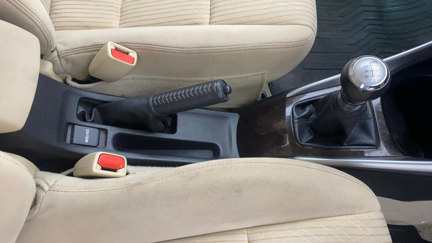 2018 Toyota YARIS G MT, Petrol, Manual, 37,733 km, Gear Lever