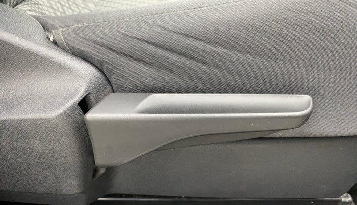 2021 Volkswagen TAIGUN HIGHLINE 1.0 TSI MT, Petrol, Manual, 39,044 km, Driver Side Adjustment Panel