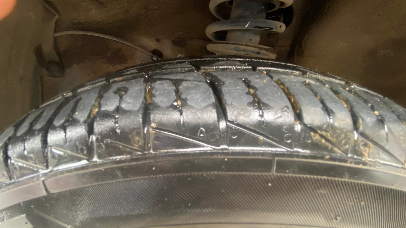 2020 Maruti Alto VXI, Petrol, Manual, 21,742 km, Left Front Tyre Tread