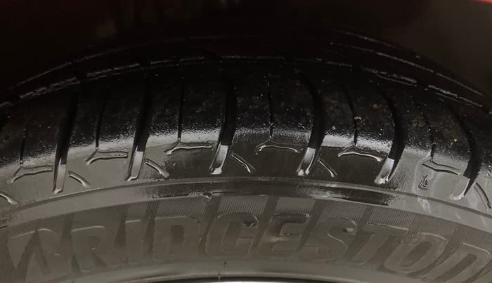2019 Volkswagen Vento HIGHLINE PLUS 1.2 AT, Petrol, Automatic, 91,070 km, Right Front Tyre Tread