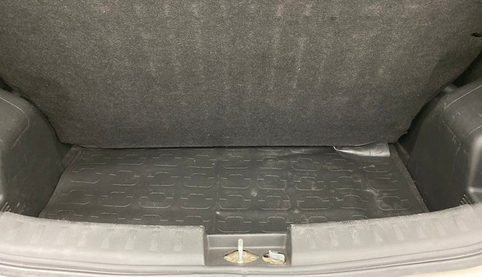 2013 Maruti Swift VXI, Petrol, Manual, 81,851 km, Boot Inside