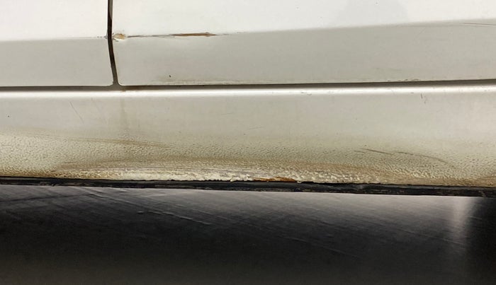 2013 Maruti Swift VXI, Petrol, Manual, 81,851 km, Left running board - Slightly dented
