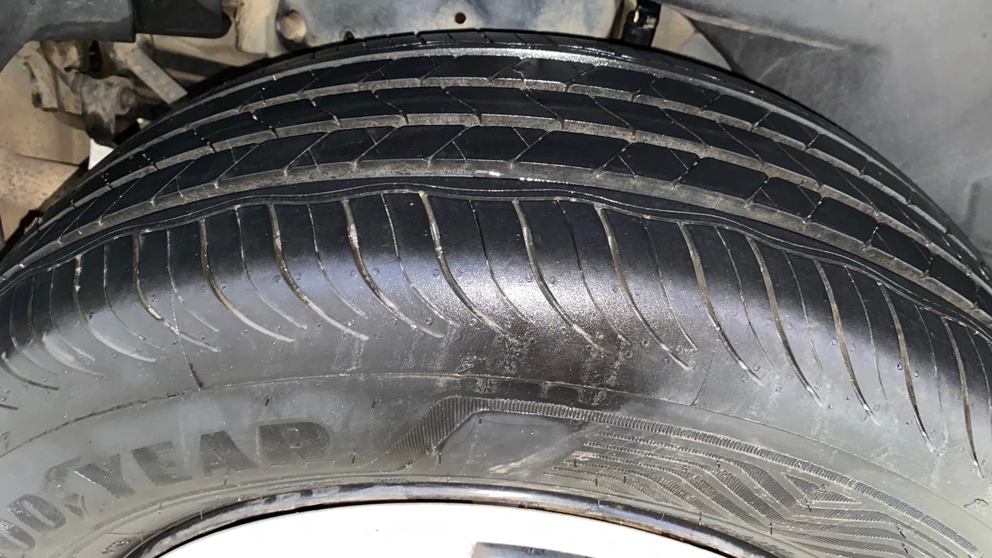 2017 Mahindra XUV500 W6 AT, Diesel, Automatic, 47,388 km, Right Rear Tyre Tread