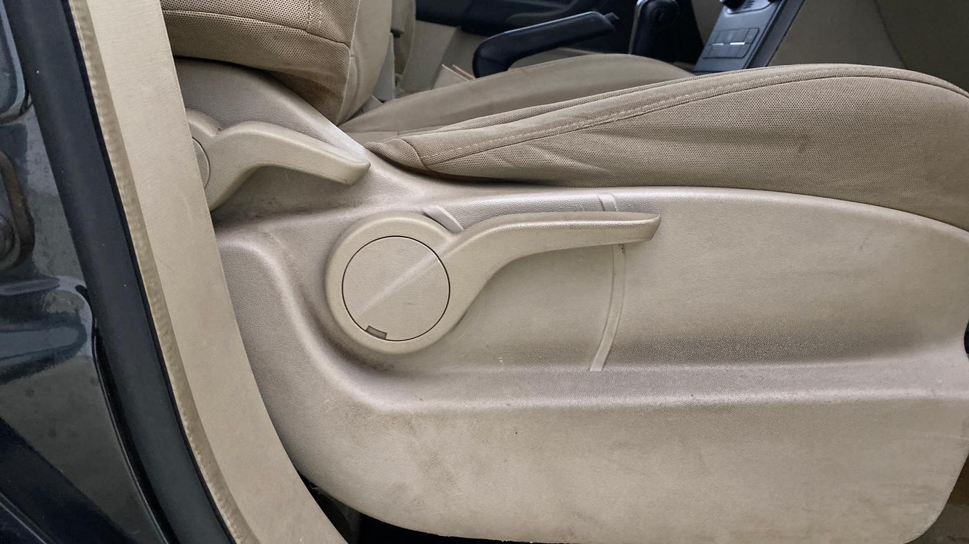 2017 Mahindra XUV500 W6 AT, Diesel, Automatic, 47,388 km, Driver Side Adjustment Panel