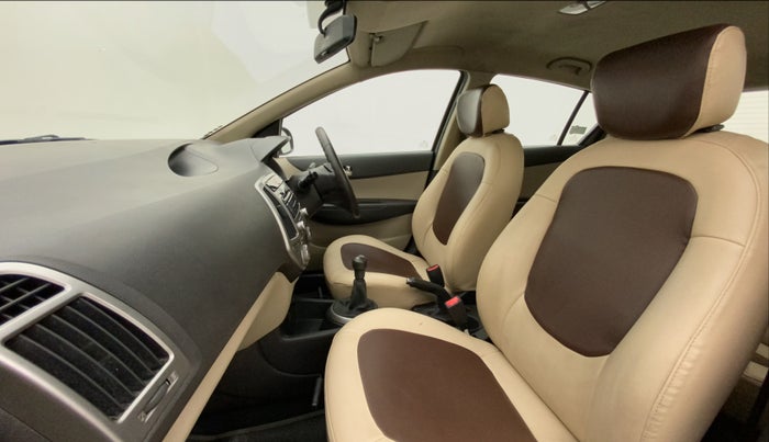 2012 Hyundai i20 MAGNA (O) 1.2, Petrol, Manual, 55,943 km, Right Side Front Door Cabin