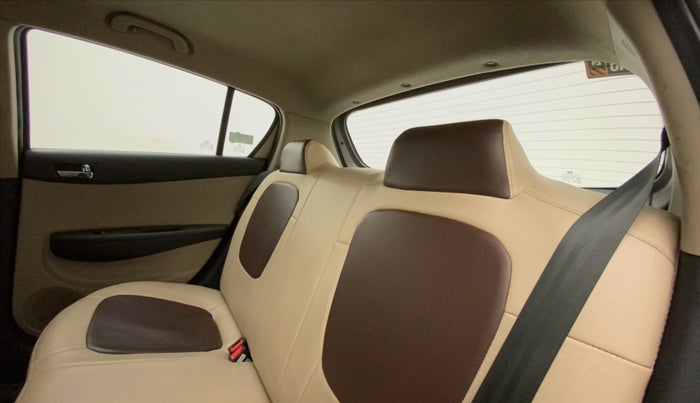 2012 Hyundai i20 MAGNA (O) 1.2, Petrol, Manual, 55,943 km, Right Side Rear Door Cabin