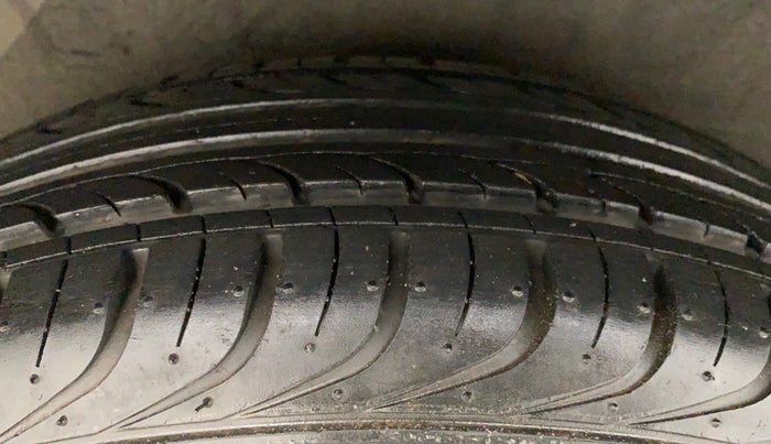 2012 Hyundai i20 MAGNA (O) 1.2, Petrol, Manual, 55,943 km, Right Rear Tyre Tread