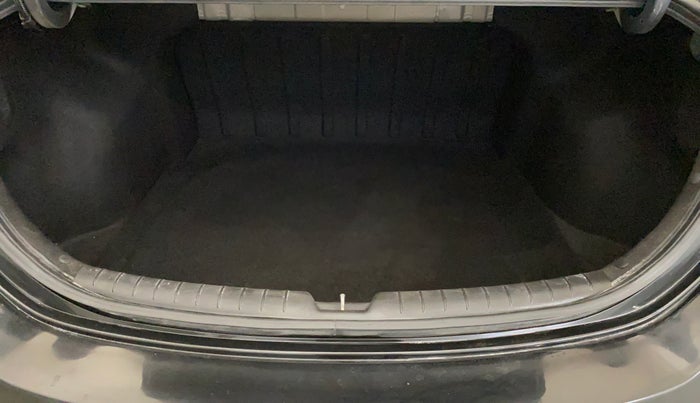 2018 Hyundai Verna 1.6 VTVT SX, Petrol, Manual, 84,701 km, Boot Inside