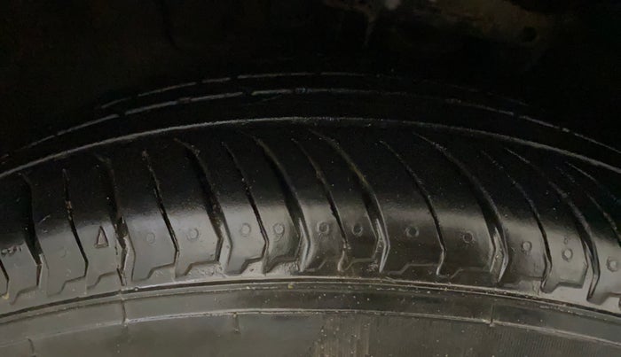2018 Hyundai Verna 1.6 VTVT SX, Petrol, Manual, 84,701 km, Left Front Tyre Tread