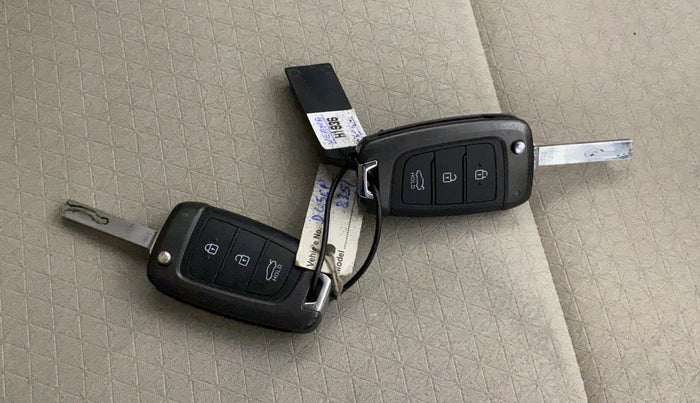 2018 Hyundai Verna 1.6 VTVT SX, Petrol, Manual, 84,701 km, Key Close Up