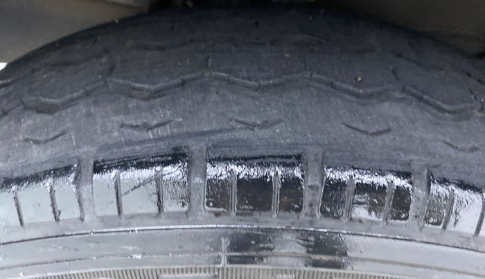 2018 Maruti Eeco 5 STR WITH AC PLUSHTR, Petrol, Manual, 29,607 km, Left Front Tyre Tread