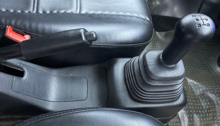 2018 Maruti Eeco 5 STR WITH AC PLUSHTR, Petrol, Manual, 29,607 km, Gear Lever