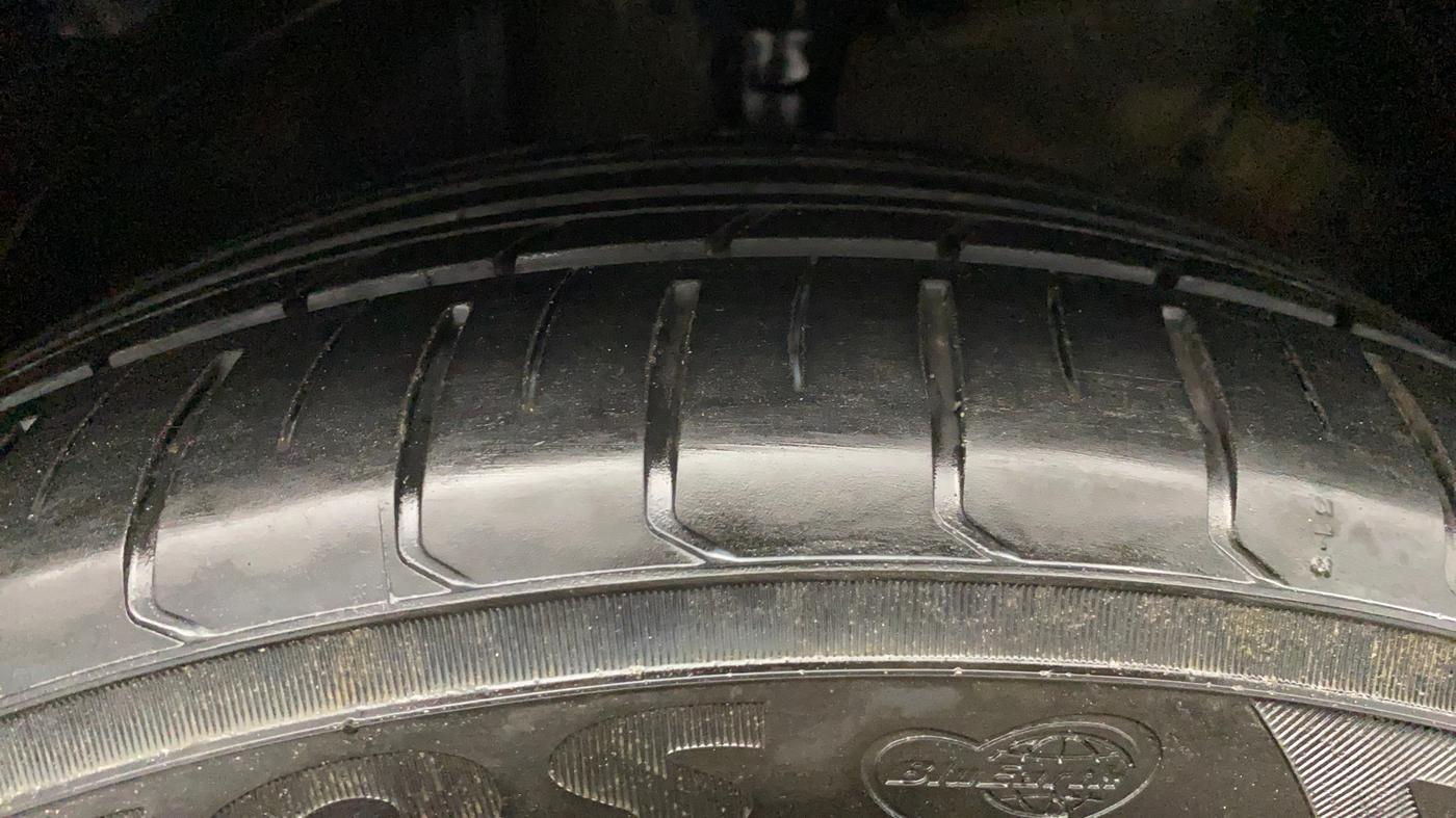 2021 KIA SONET HTE 1.2, Petrol, Manual, 50 km, Left Front Tyre Tread