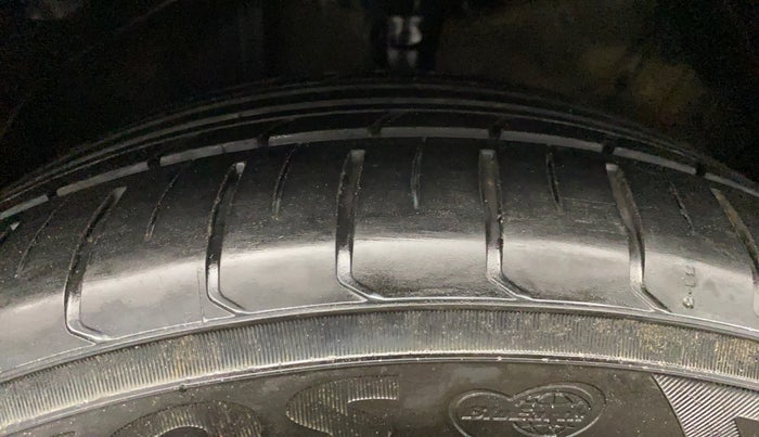 2021 KIA SONET HTE 1.2, Petrol, Manual, 66,234 km, Left Front Tyre Tread