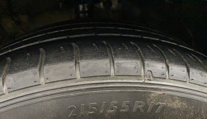 2021 KIA SONET HTE 1.2, Petrol, Manual, 66,234 km, Right Front Tyre Tread