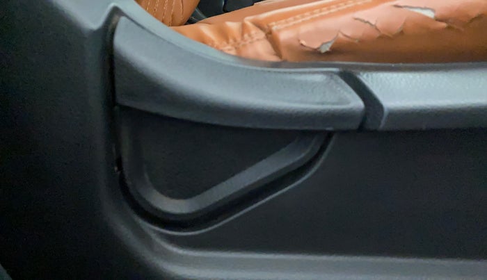 2021 KIA SONET HTE 1.2, Petrol, Manual, 66,234 km, Driver Side Adjustment Panel