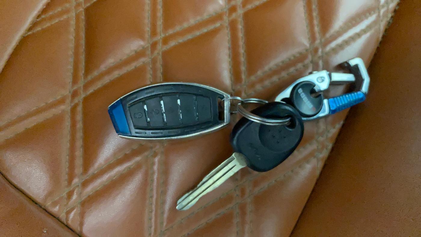 2021 KIA SONET HTE 1.2, Petrol, Manual, 50 km, Key Close Up