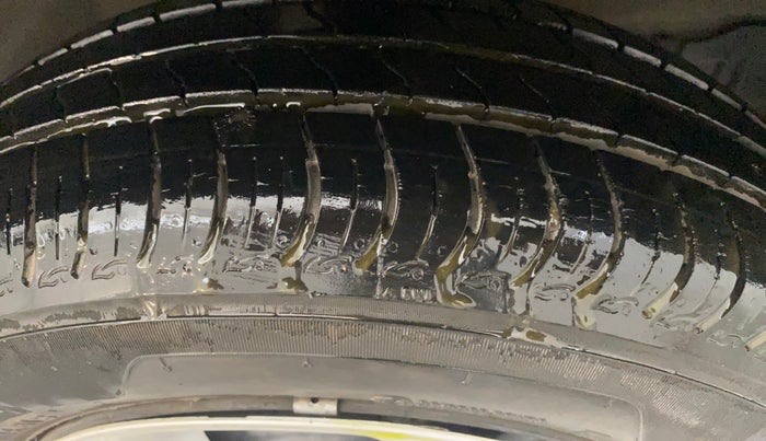 2020 Maruti S PRESSO VXI, Petrol, Manual, 10,711 km, Right Front Tyre Tread