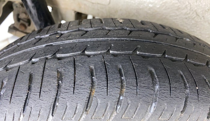 2014 Maruti Wagon R 1.0 VXI, Petrol, Manual, 26,042 km, Right Rear Tyre Tread