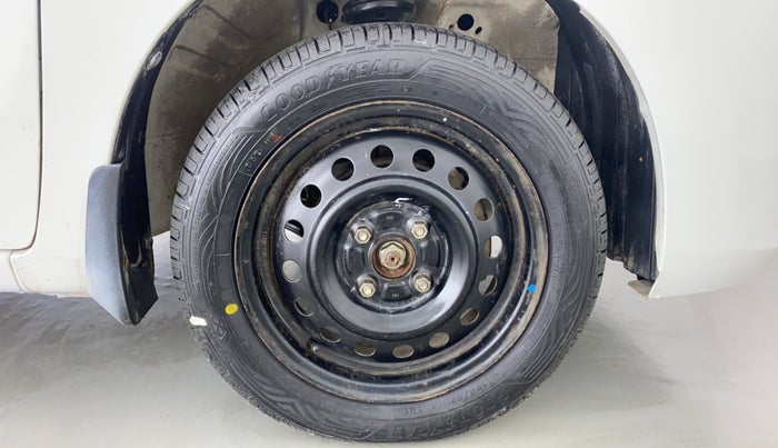 2014 Maruti Wagon R 1.0 VXI, Petrol, Manual, 26,042 km, Right Front Wheel