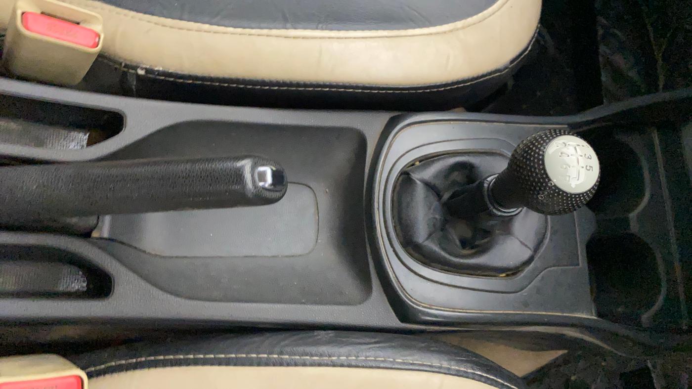 2019 Honda City 1.5L I-DTEC SV, Diesel, Manual, 1,09,144 km, Gear Lever