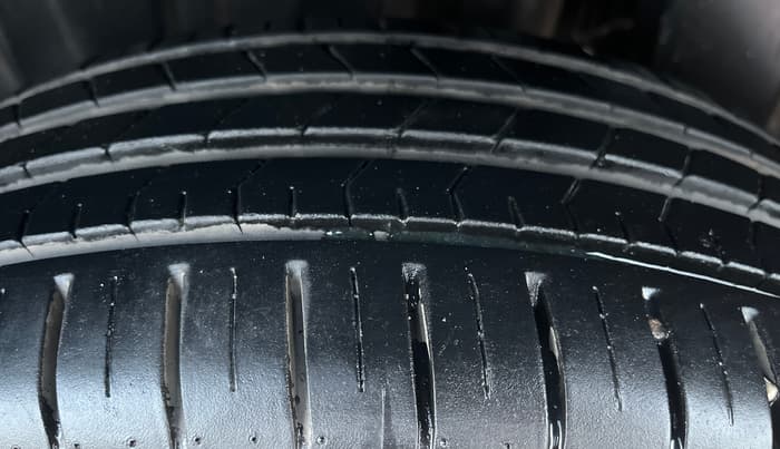 2025 Maruti Baleno ALPHA PETROL 1.2, Petrol, Manual, 5,192 km, Left Rear Tyre Tread