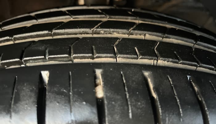 2025 Maruti Baleno ALPHA PETROL 1.2, Petrol, Manual, 5,192 km, Right Front Tyre Tread
