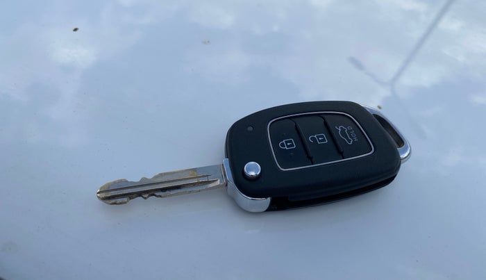 2024 Hyundai GRAND I10 NIOS SPORTZ 1.2 KAPPA VTVT, Petrol, Manual, 13,218 km, Key Close Up