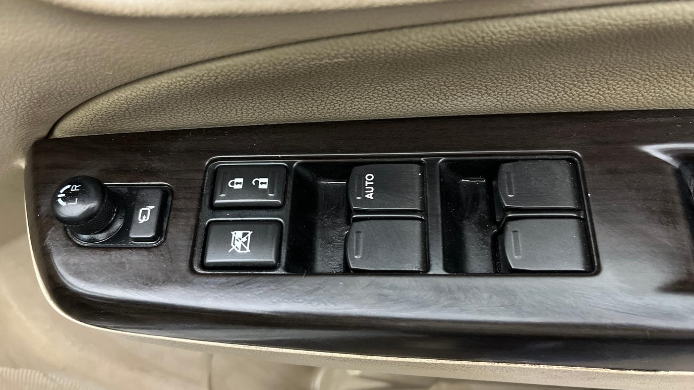 2018 Maruti Ciaz ALPHA 1.4 PETROL, Petrol, Manual, 98,644 km, Driver Side Door Panels Control