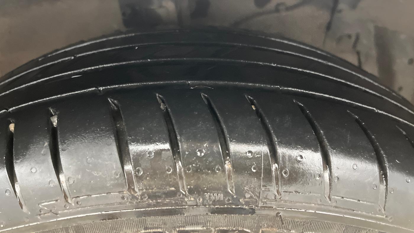 2018 Maruti Ciaz ALPHA 1.4 PETROL, Petrol, Manual, 98,644 km, Right Front Tyre Tread