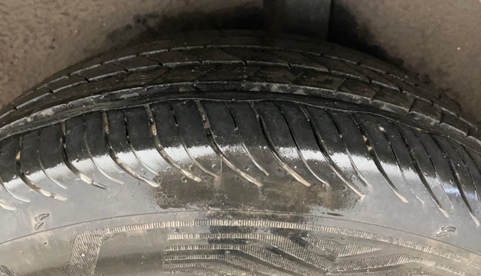 2016 Ford Ecosport TREND 1.5L PETROL, CNG, Manual, 51,320 km, Left Rear Tyre Tread