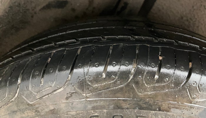 2016 Ford Ecosport TREND 1.5L PETROL, CNG, Manual, 51,320 km, Right Rear Tyre Tread