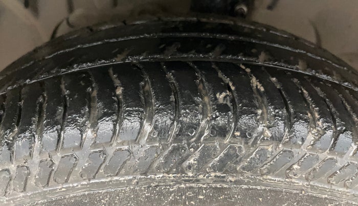 2016 Ford Ecosport TREND 1.5L PETROL, CNG, Manual, 51,320 km, Left Front Tyre Tread