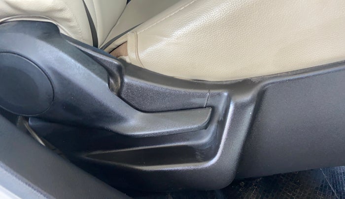 2020 Maruti New Wagon-R VXI (O) 1.0, Petrol, Manual, 96,325 km, Driver Side Adjustment Panel