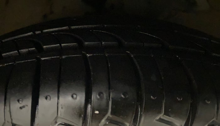 2012 Hyundai i10 SPORTZ 1.2, Petrol, Manual, 71,232 km, Right Front Tyre Tread