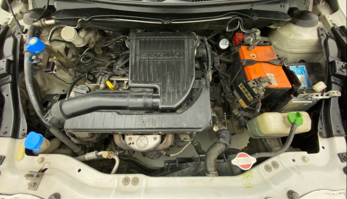 2013 Maruti Swift VXI, CNG, Manual, 91,677 km, Open Bonet