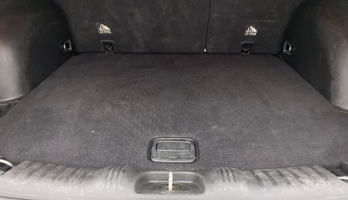2017 Jeep Compass LIMITED 2.0 DIESEL 4X4, Diesel, Manual, 97,146 km, Boot Inside