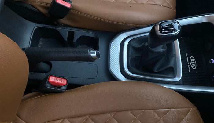 2020 KIA SONET HTX 1.5, Diesel, Manual, 66,884 km, Gear Lever