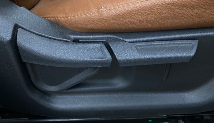 2020 KIA SONET HTX 1.5, Diesel, Manual, 66,884 km, Driver Side Adjustment Panel