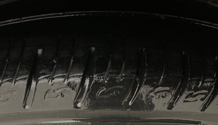 2020 KIA SONET HTX 1.5, Diesel, Manual, 66,884 km, Right Rear Tyre Tread