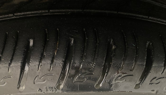 2020 KIA SONET HTX 1.5, Diesel, Manual, 66,884 km, Left Front Tyre Tread