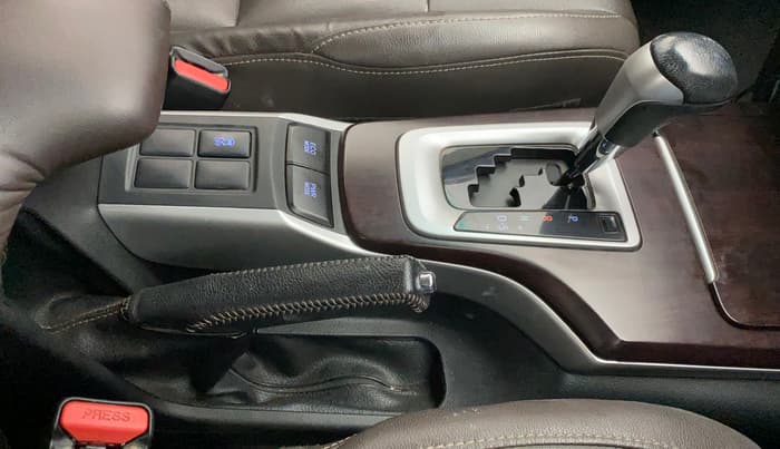 2019 Toyota Fortuner 2.7 4X2 AT, Petrol, Automatic, 46,567 km, Gear Lever