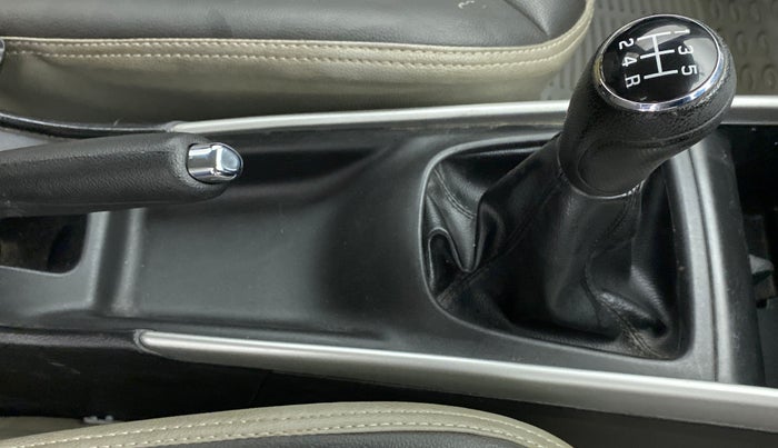 2017 Maruti Baleno DELTA PETROL 1.2, Petrol, Manual, 28,647 km, Gear Lever